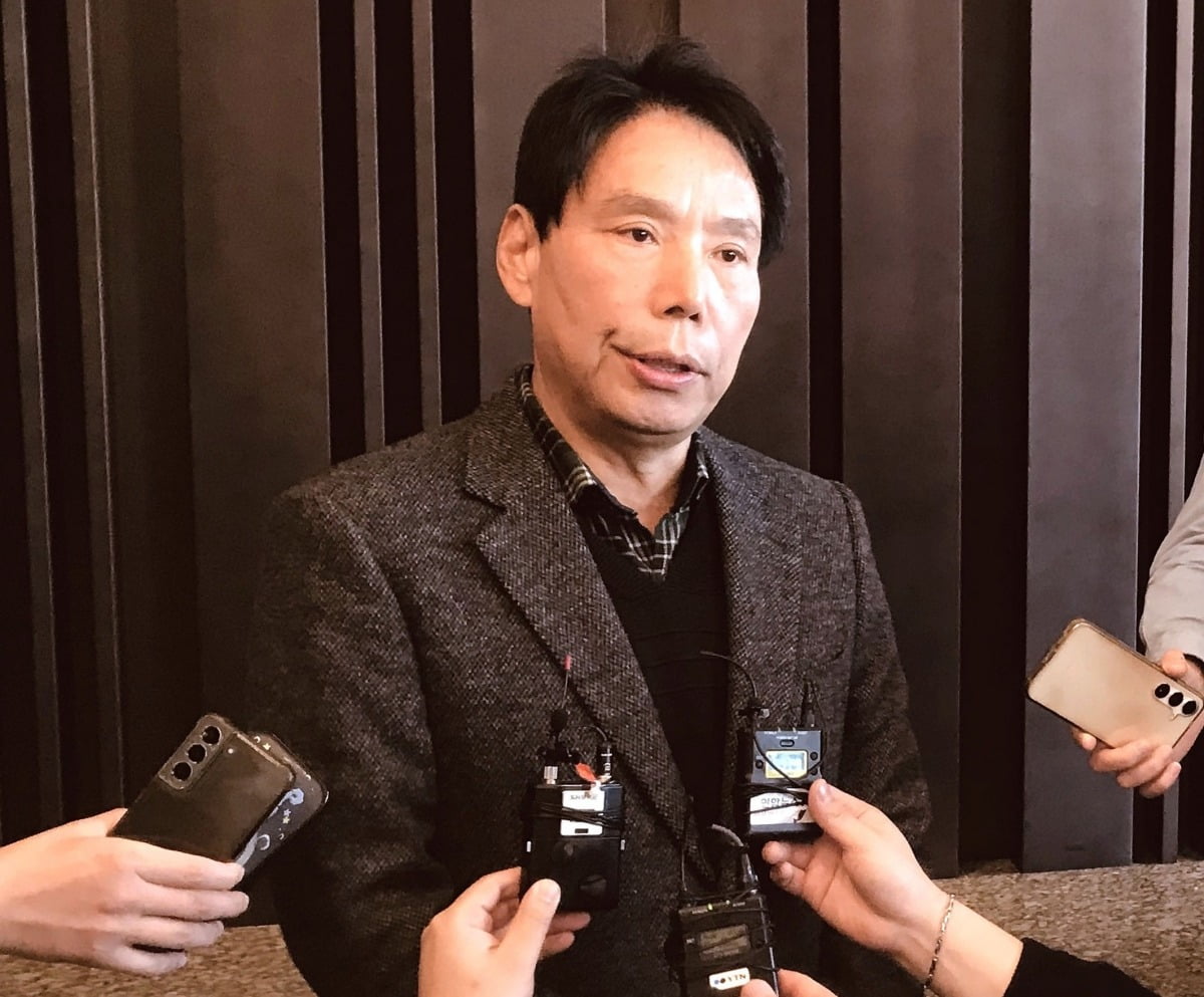 小波特上篮命中但后脑勺着地&疼痛难忍，目前已返回更衣室接受检查