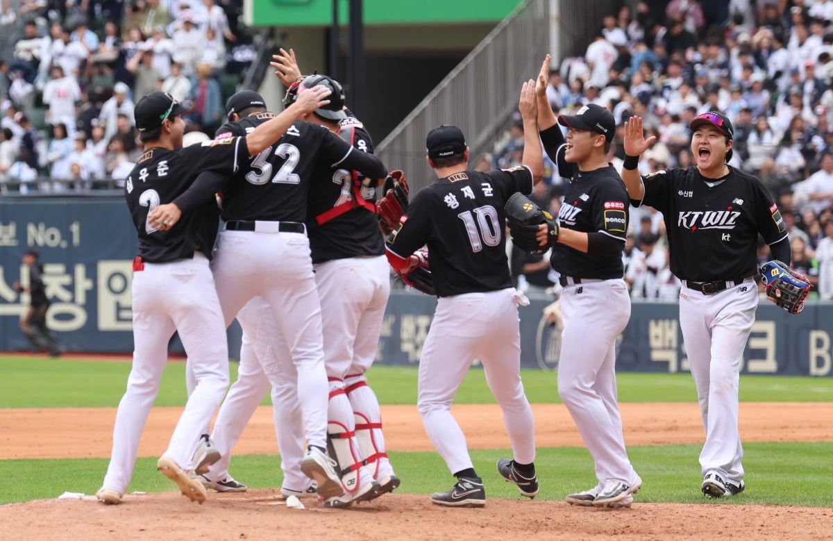 维罗纳vs米兰半场数据：米兰控球率76%，射门4-8，射正1-3