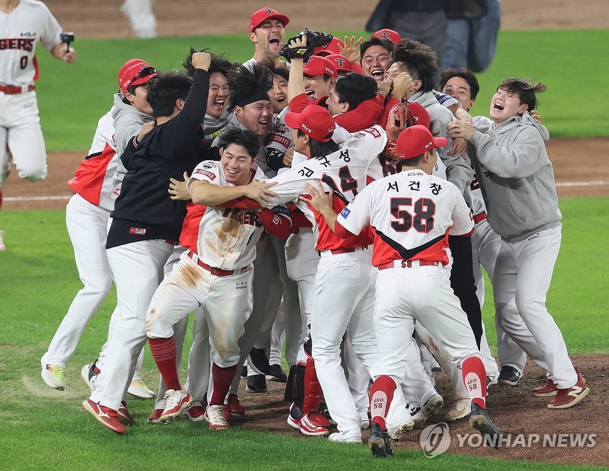 拜仁无意阿利松，他们可能会与诺伊尔续约至2026年