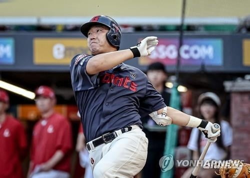 官方：前英格兰、切尔西助教史蒂夫-霍兰担任横滨水手主帅