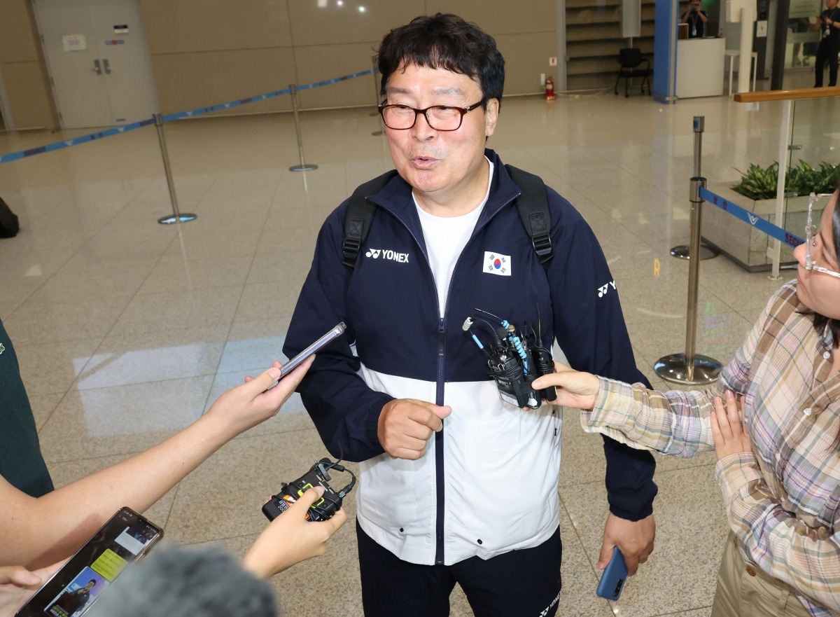 土媒：扎哈后悔离开土耳其加盟里昂 他和家人都很难适应当地生活