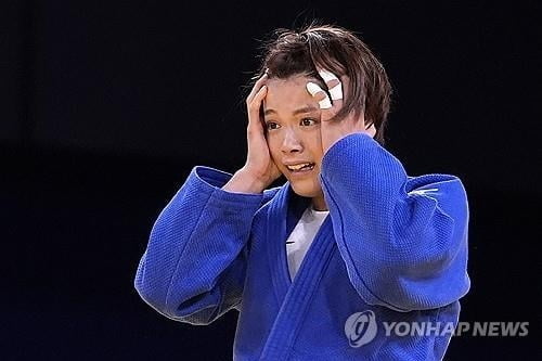 世体：德科已联系乔纳森·塔的经纪人，巴萨有望明夏免签球员
