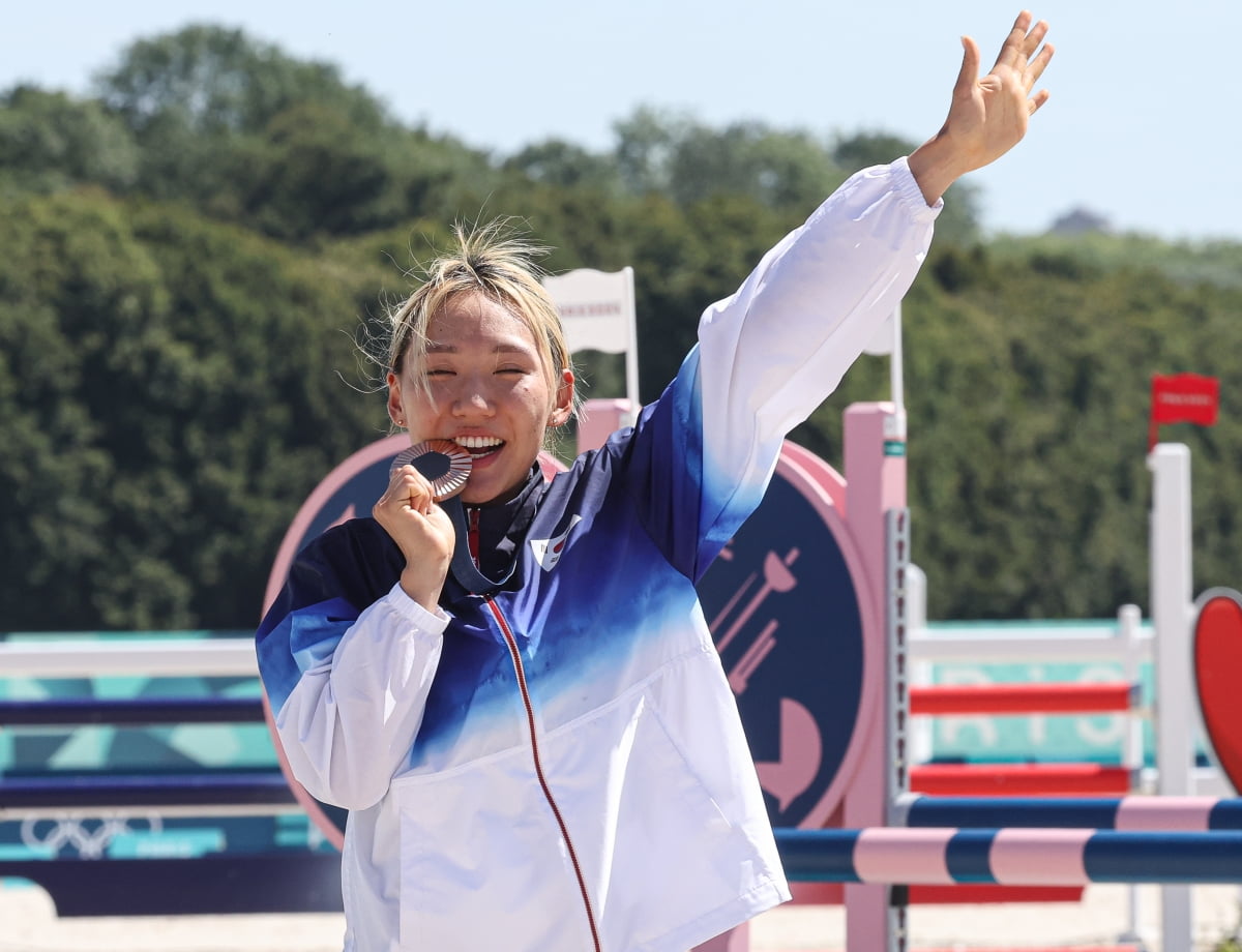 安布：邵佳一带西海岸前五场十分提气，中国有优秀教练的苗子
