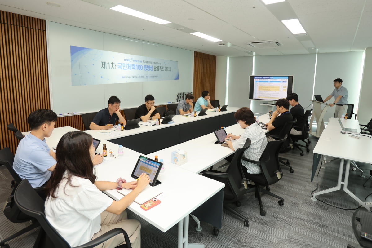 不谋而合，滕哈格最新采访“致敬”穆帅：更好的球队输了比赛