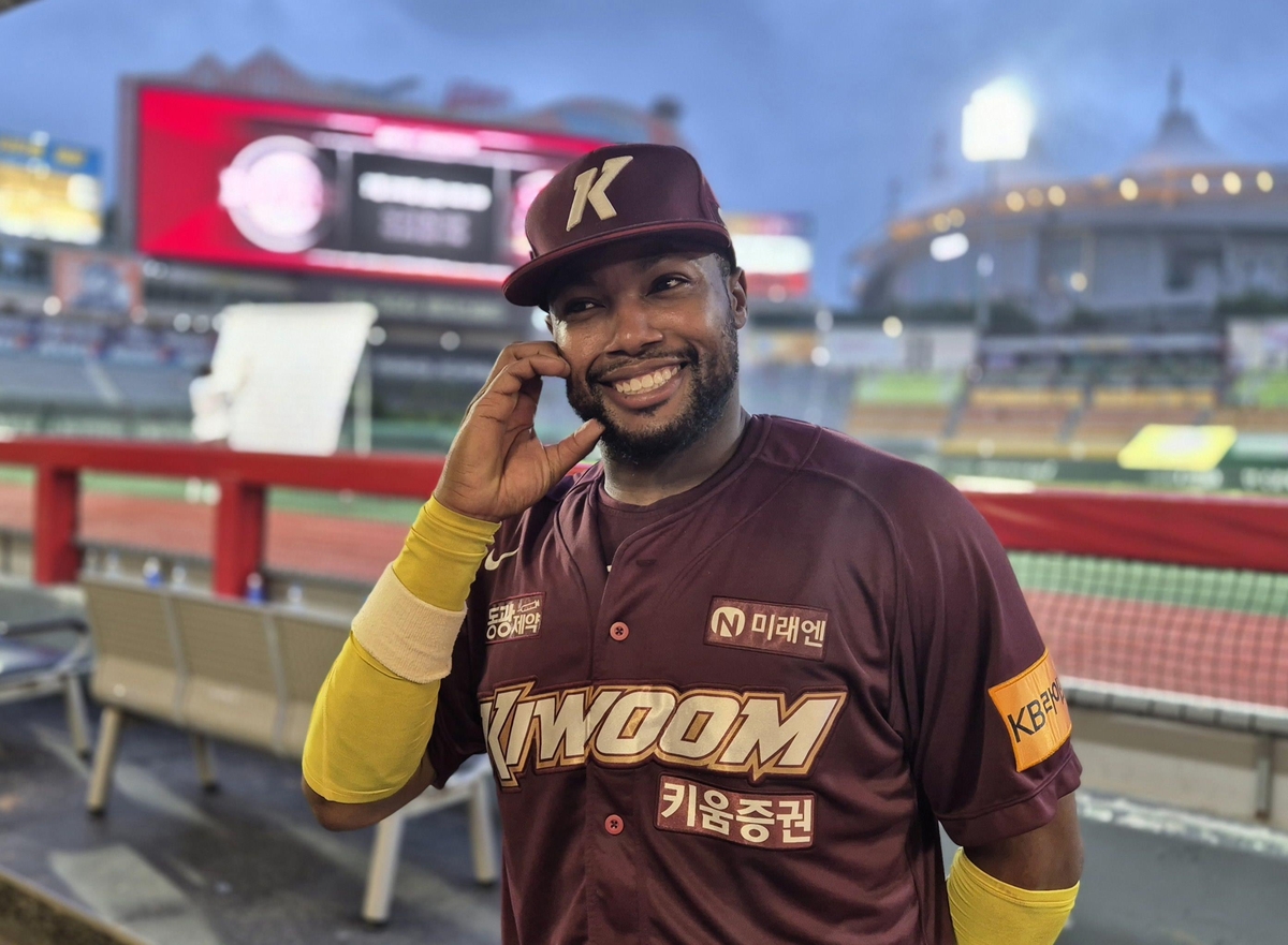 状态低迷！爱德华兹&兰德尔三分合计20中5 出现10次失误