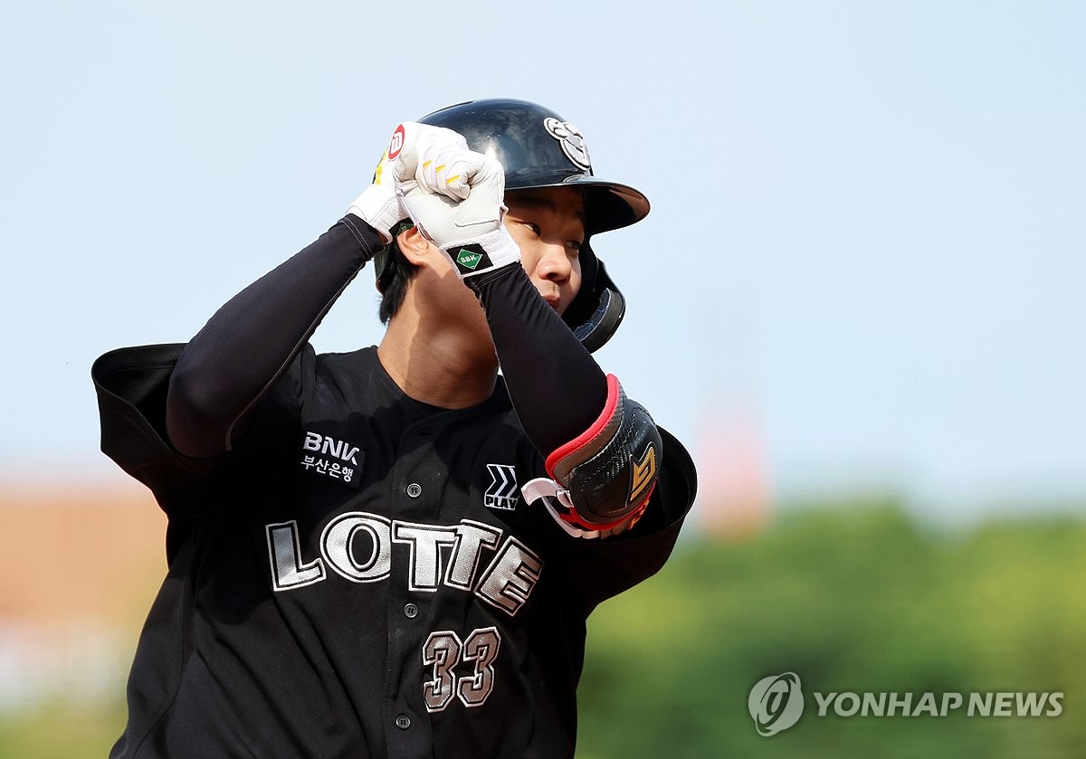 阿兰、曹永竞加入国足合练，武磊因伤缺席训练