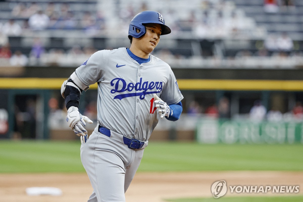 不逊色小外援！徐杰飙中6记3分独砍22分13助攻