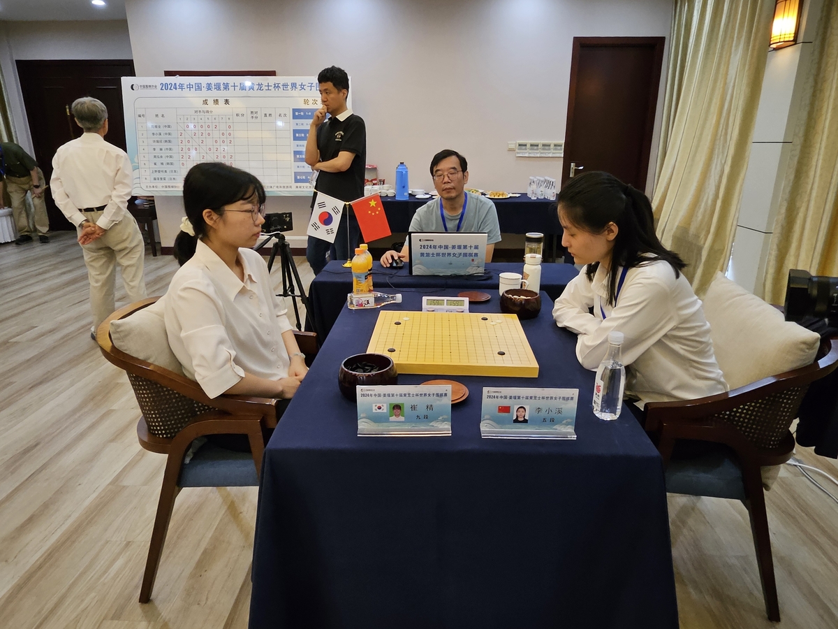 ✅英媒介绍阿莫林的教练团队：老中青三代共5人 最年轻助教仅28岁