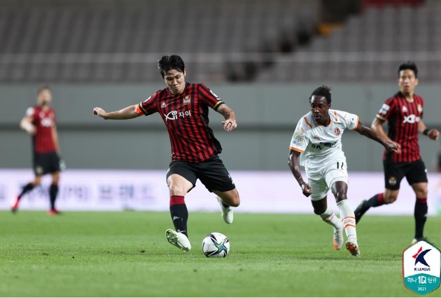 英超-利物浦3-0伯恩茅斯暂登顶 迪亚斯双响努涅斯赛季首球