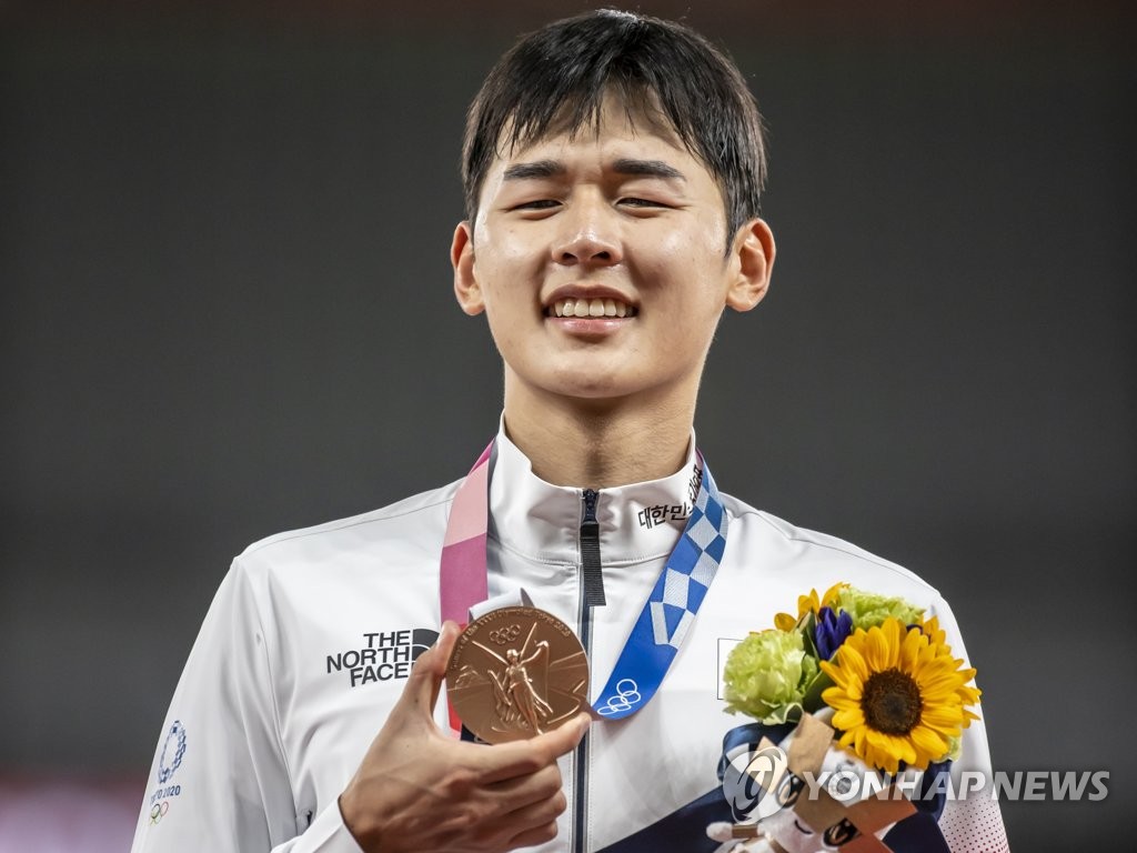 男篮惜败尤文图特！郭士强杨瀚森无奈，全员低头离场，付豪圈粉