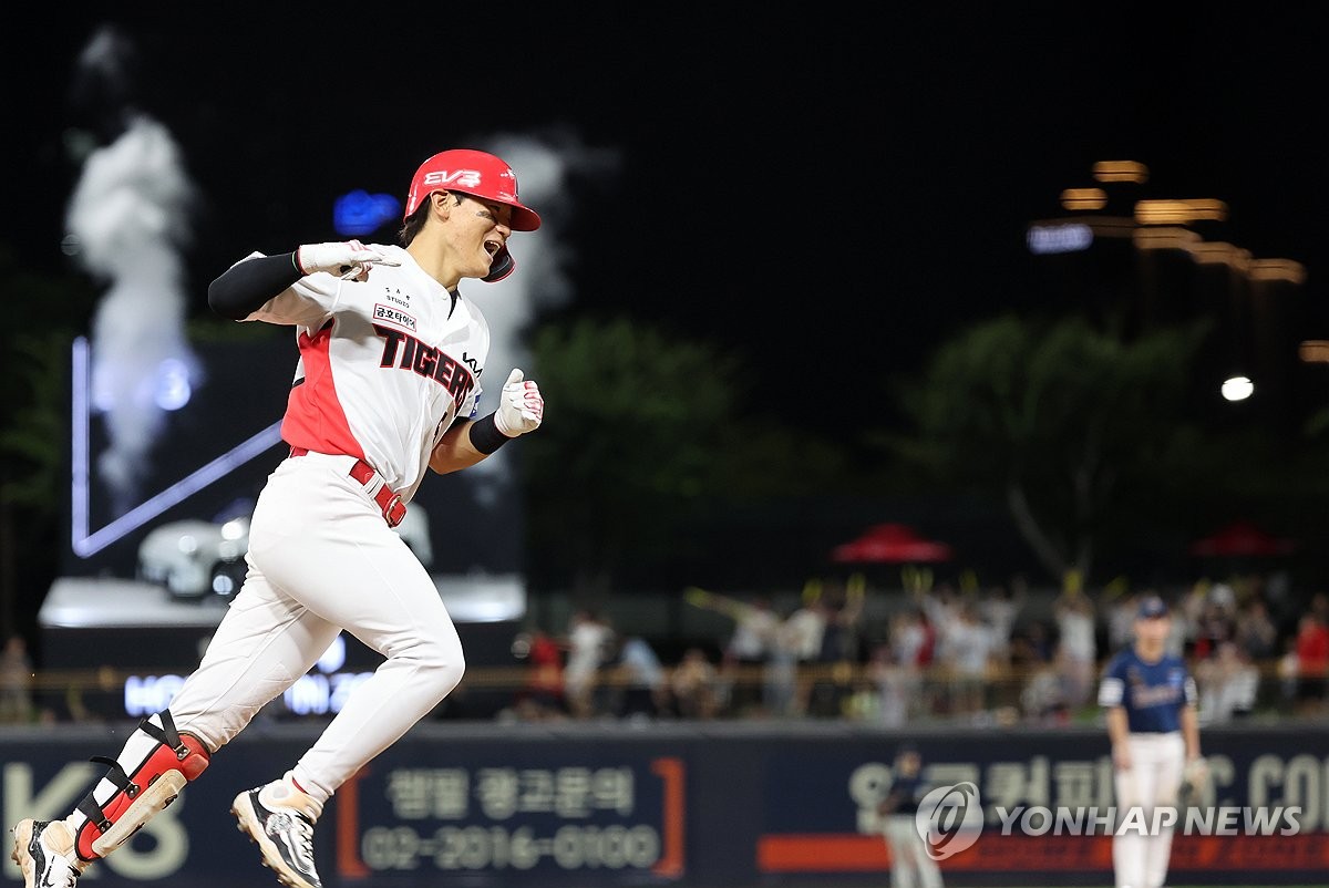男篮惜败尤文图特！郭士强杨瀚森无奈，全员低头离场，付豪圈粉